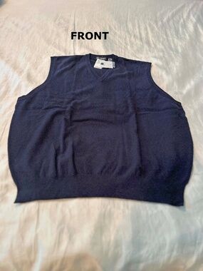 VEST, 100% CASHMERE, NAVY, SIZE XL, V-NECK, HOLT RENFREW, IN COMPRESSION BAG,